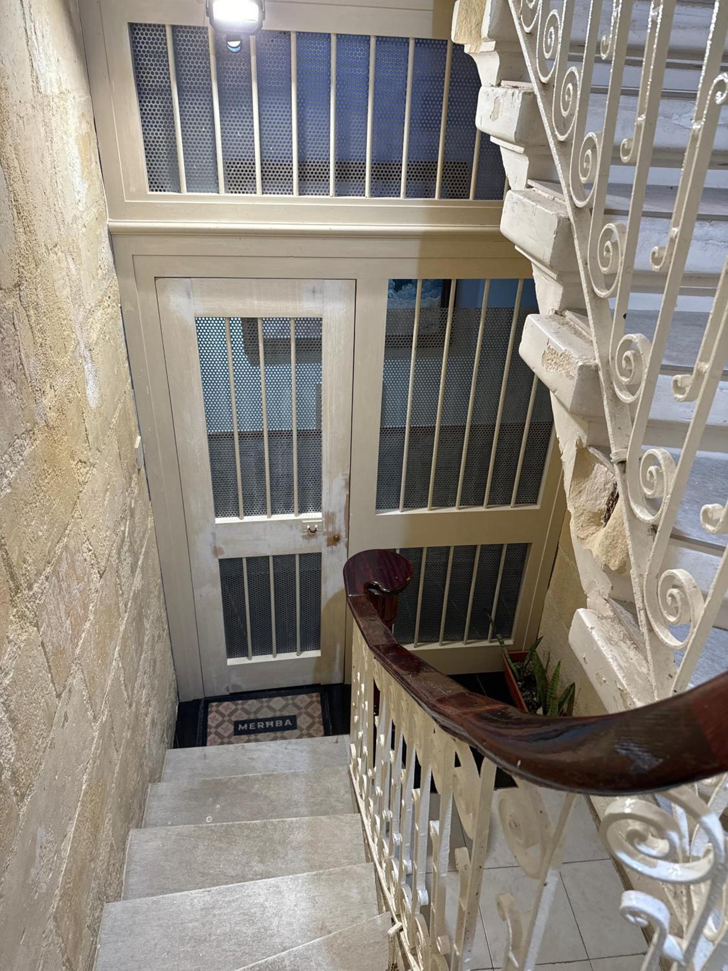 79A Valletta Accommodation Экстерьер фото